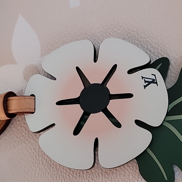 LOUIS VUITTON bag charm - Picture 3 of 4